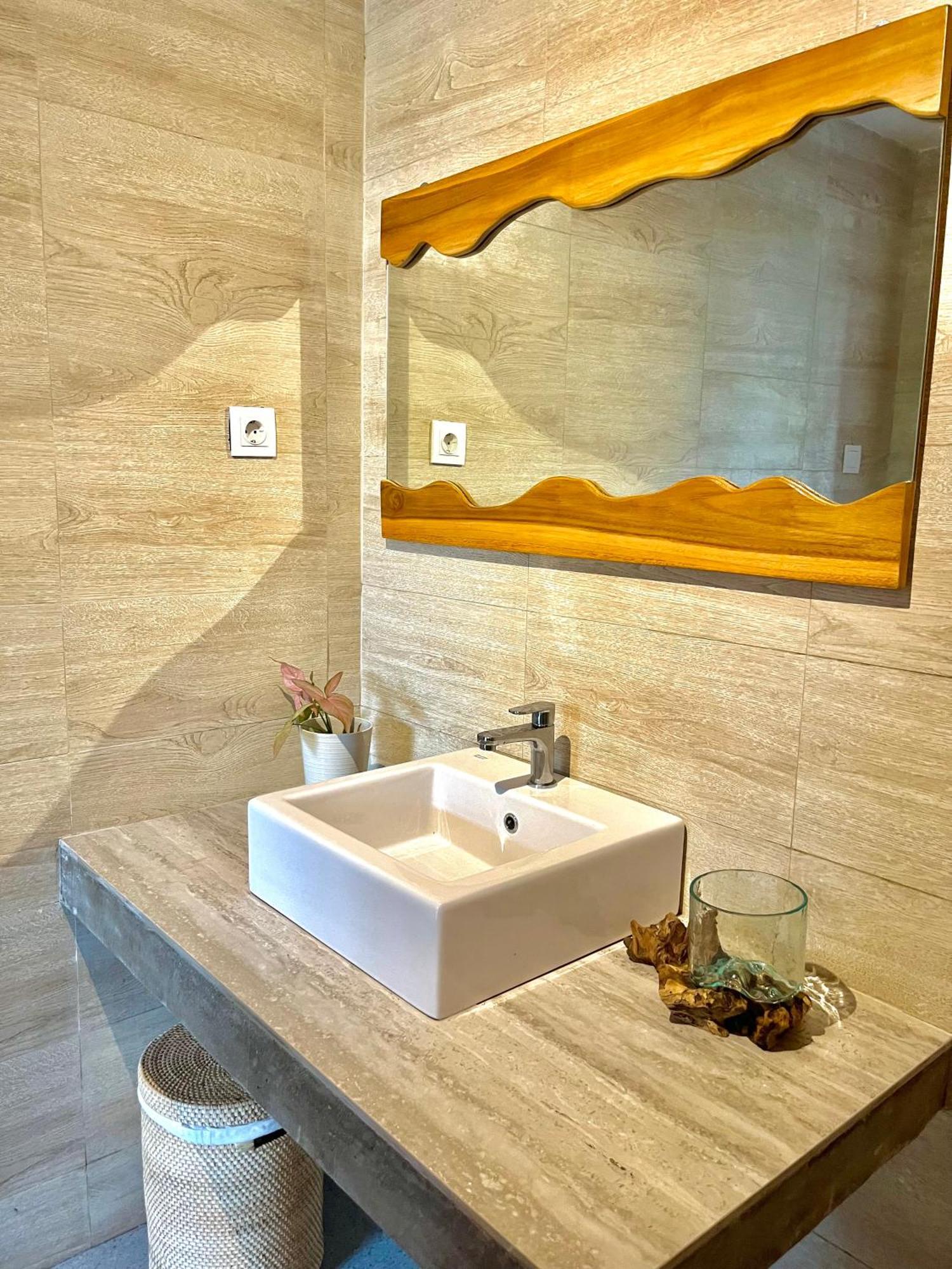 Ila Gaia Bali Hotel Canggu Екстериор снимка